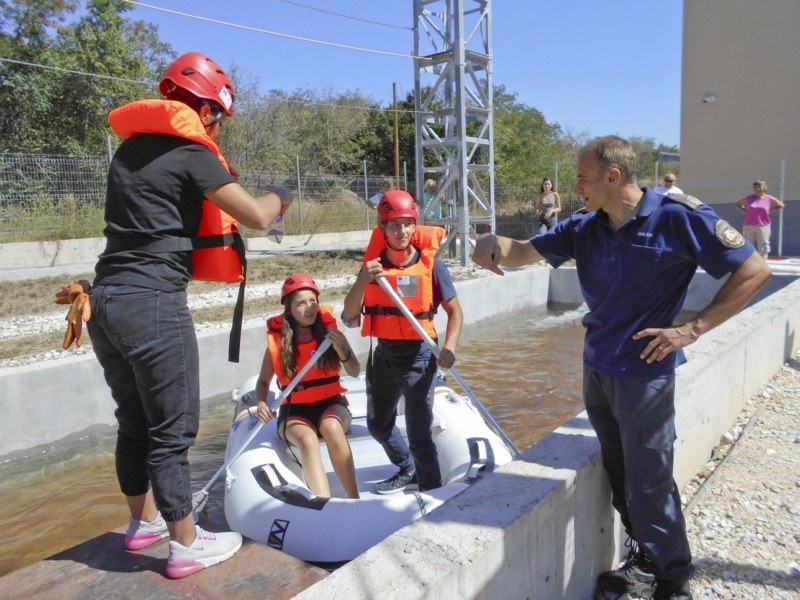 Обучаваха доброволци за реакция при наводнения и кризи